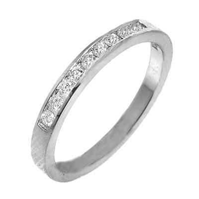 14KT white gold wedding band with 0.20ctw round diamonds, H/...