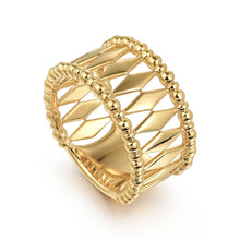 Load image into Gallery viewer, 14KT yellow gold Bujukan ring with kite pattern center
