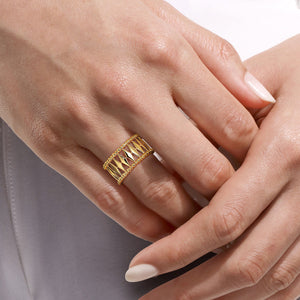 14KT yellow gold Bujukan ring with kite pattern center