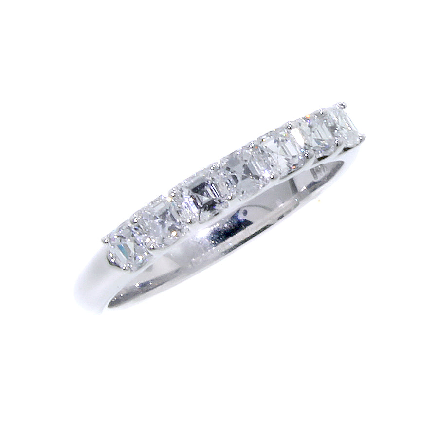 14KT white gold band with 0.80ctw Asscher cut diamonds, G/H-...