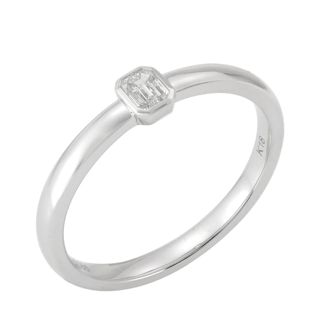 18KT white gold ring with 0.16ct bezel set emerald cut diamo...